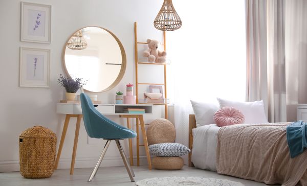 10 Creative Ways to Decorate Your Bedroom Mirror