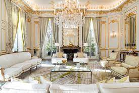 Luxury Redefined: The Opulent Elegance of a Mansion Living Room