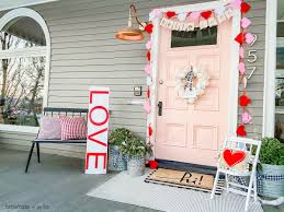 Front Porch Valentine Decor Ideas